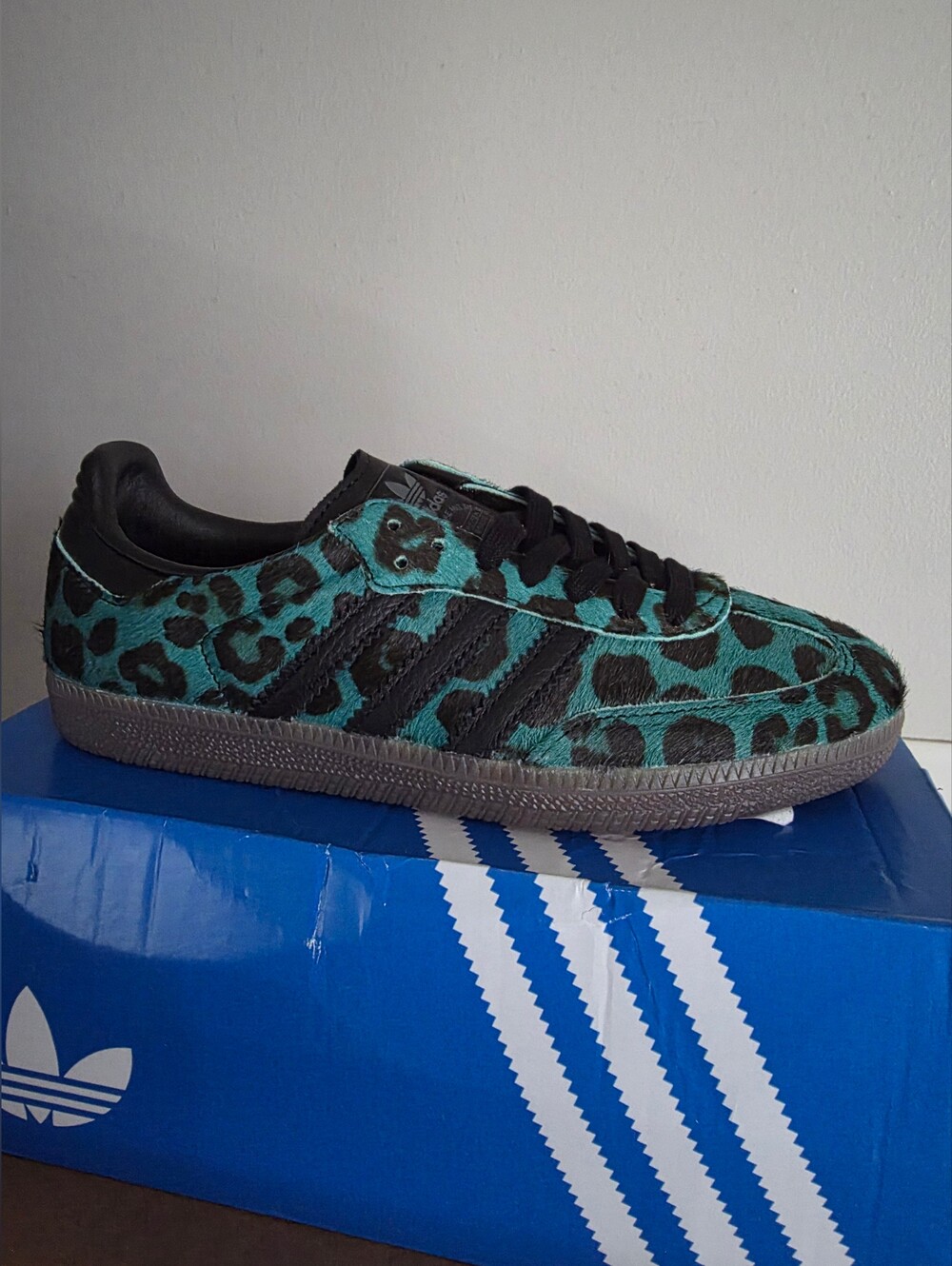 Adidas OG Samba Semi Screaming Green Core Black Gold Women Size 7 new with box - Picture 2 of 8